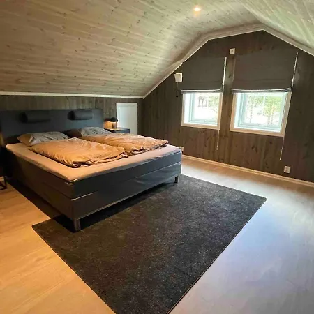 Ny, Stor Nær Sentrum! Feriehus Røros